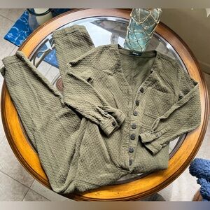 Olive Green Button-Up Women's Onesie/long sleeve Romper Size Small